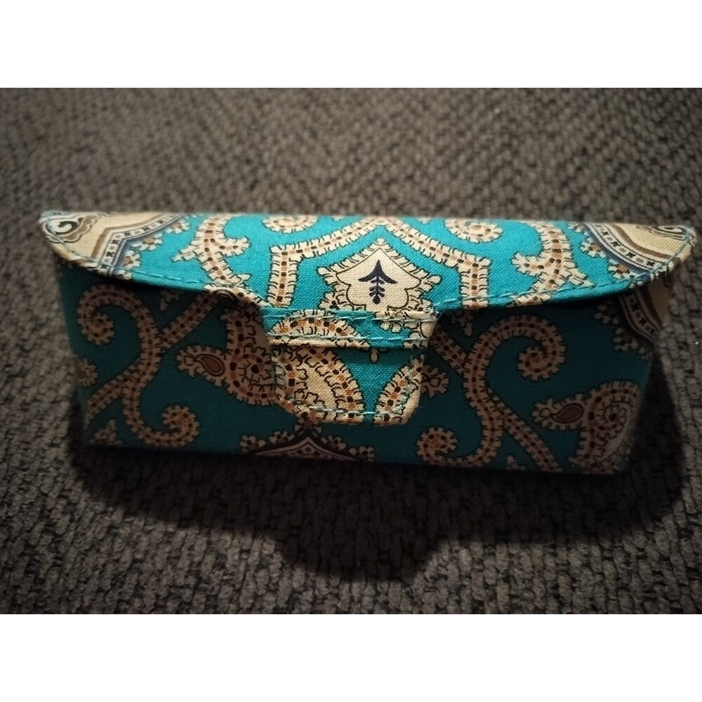 Vera Bradley Eye glass Blue Paisley Hard Case Magnetic Close Totally Turquoise